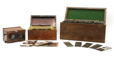 Lot 291 - An early 20th century French mahogany stereoscopic viewer