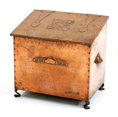 Lot 15 - An Arts and Crafts copper log bin