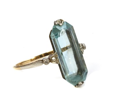 Lot 144 - A Continental Art Deco aquamarine and diamond ring, c.1920