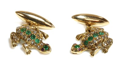 Lot 170 - A pair of emerald and diamond chain-link frog cufflinks