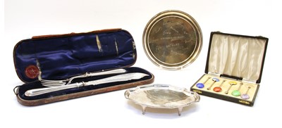 Lot 39 - A modern silver salver, London 1971