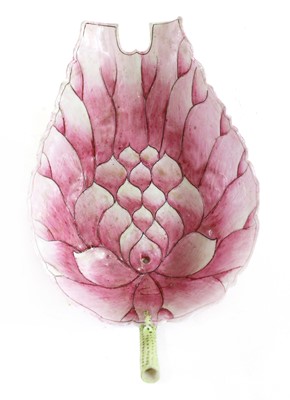 Lot 137 - A Chinese famille rose lotus cup