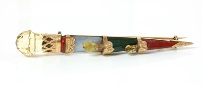 Lot 479 - A Victorian Scottish hardstone or pebble dirk brooch, c.1870