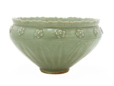 Lot 91 - A Chinese Longquan celadon bowl
