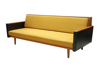 Lot 557 - A Danish daybed/settee