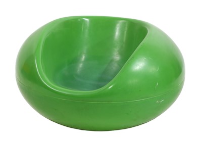 Lot 364 - A 'Gyro' or 'Pastille' fibreglass chair