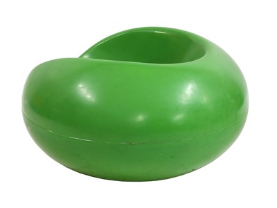 Lot 364 - A 'Gyro' or 'Pastille' fibreglass chair