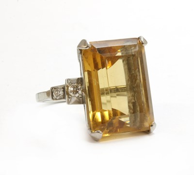 Lot 166 - An American single stone citrine ring