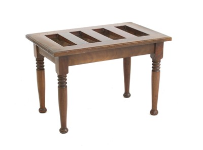 Lot 18 - An Arts and Crafts luggage rack