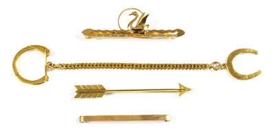 Lot 156 - A gold horseshoe keyring
