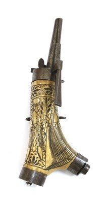 Lot 792 - A horn powder flask