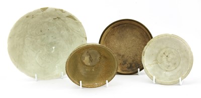 Lot 82 - A collection of Chinese ceramics