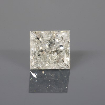 Lot 269 - An unmounted princess cut diamond