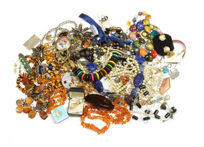 Lot 400 - A quantity of silver and costume jewellery
