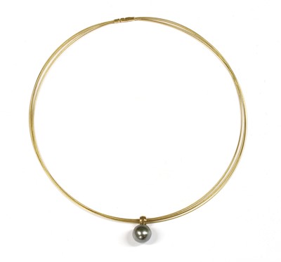 Lot 316 - A gold cultured freshwater pearl pendant