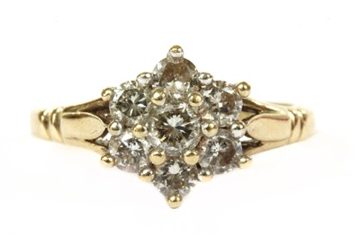 Lot 186 - A 9ct gold diamond cluster ring