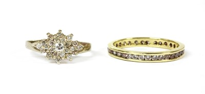 Lot 267 - A white gold diamond cluster ring
