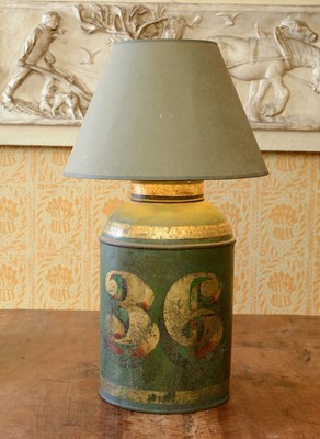 Lot 212 - A chinoiserie gilt-decorated toleware tea canister