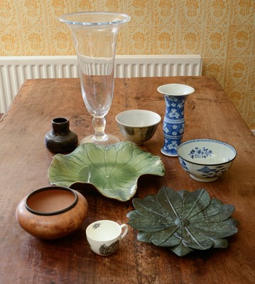 Lot 259 - A small collection of ceramics