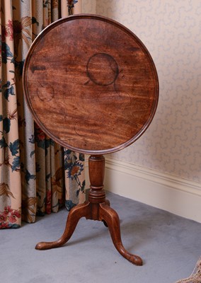 Lot 412 - A George III mahogany occasional table