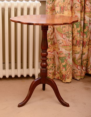 Lot 393 - A walnut occasional table