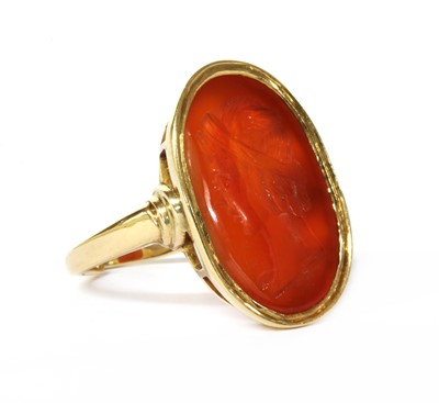 Lot 9 - A gold intaglio hardstone signet ring