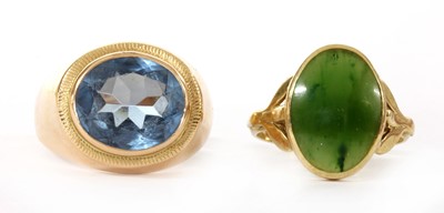 Lot 199 - A 9ct gold nephrite jade ring