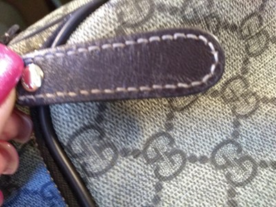 Lot 35 - A Gucci beige coated canvas shoulder bag