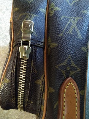 Lot 10 - A Louis Vuitton monogrammed canvas 'Amazone' shoulder bag