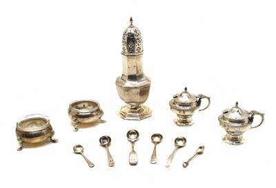 Lot 269 - A silver sugar shaker