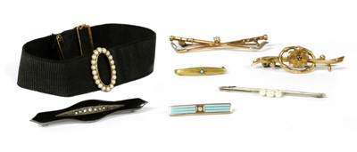 Lot 302 - A collection of Victorian and later jewellery