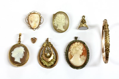 Lot 21 - A quantity of jewellery
