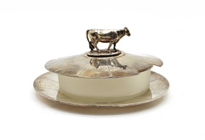 Lot 289 - A Victorian silver butter dish of circular form