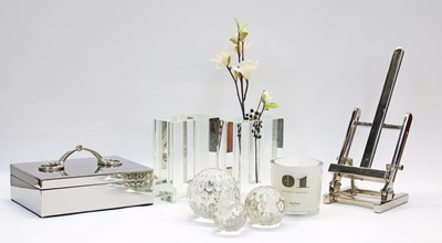 Lot 176 - Decorative items