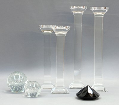 Lot 181 - Interior design items