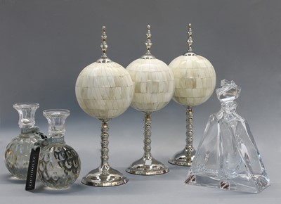 Lot 191 - Interior design items