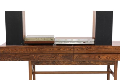 Lot 507 - A Bang & Olufsen rosewood mounted music system