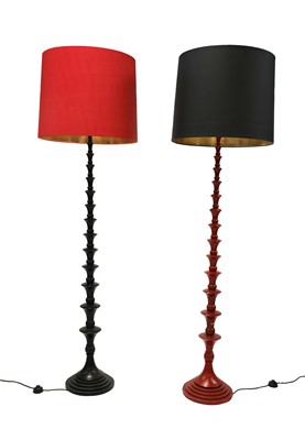 Lot 553 - A contemporary standard lamp