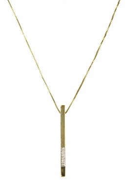 Lot 135 - A 9ct gold diamond set pendant