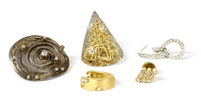 Lot 239 - A quantity of single earrings