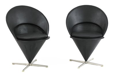 Lot 569 - A pair of Verner Panton cone chairs
