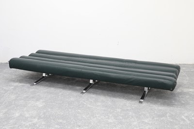 Lot 565 - A 'Kingston' daybed