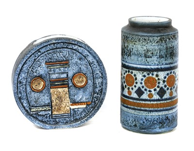 Lot 321 - A Troika Pottery moon flask