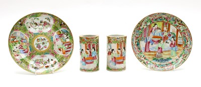 Lot 138 - Four Chinese ceramic items