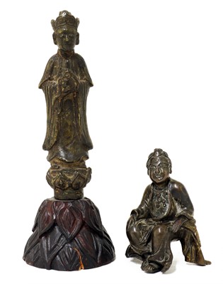 Lot 123 - A Chinese bronze figure