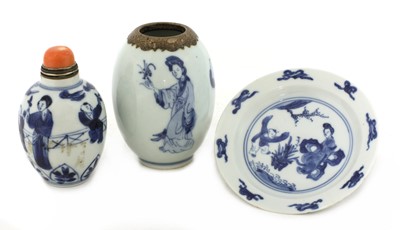 Lot 9 - A collection of Chinese blue and white