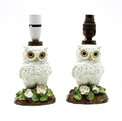 Lot 136 - A pair of porcelain table lamps