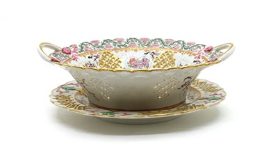 Lot 192 - A Samson bowl on stand