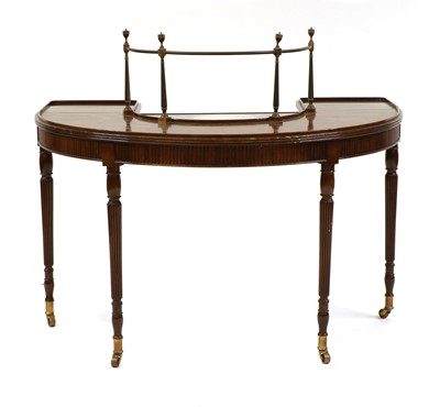 Lot 319 - A mahogany 'hunt table'