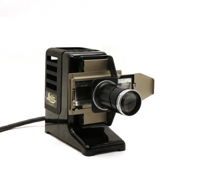 Lot 211 - A Leitz Gnom II Projektor